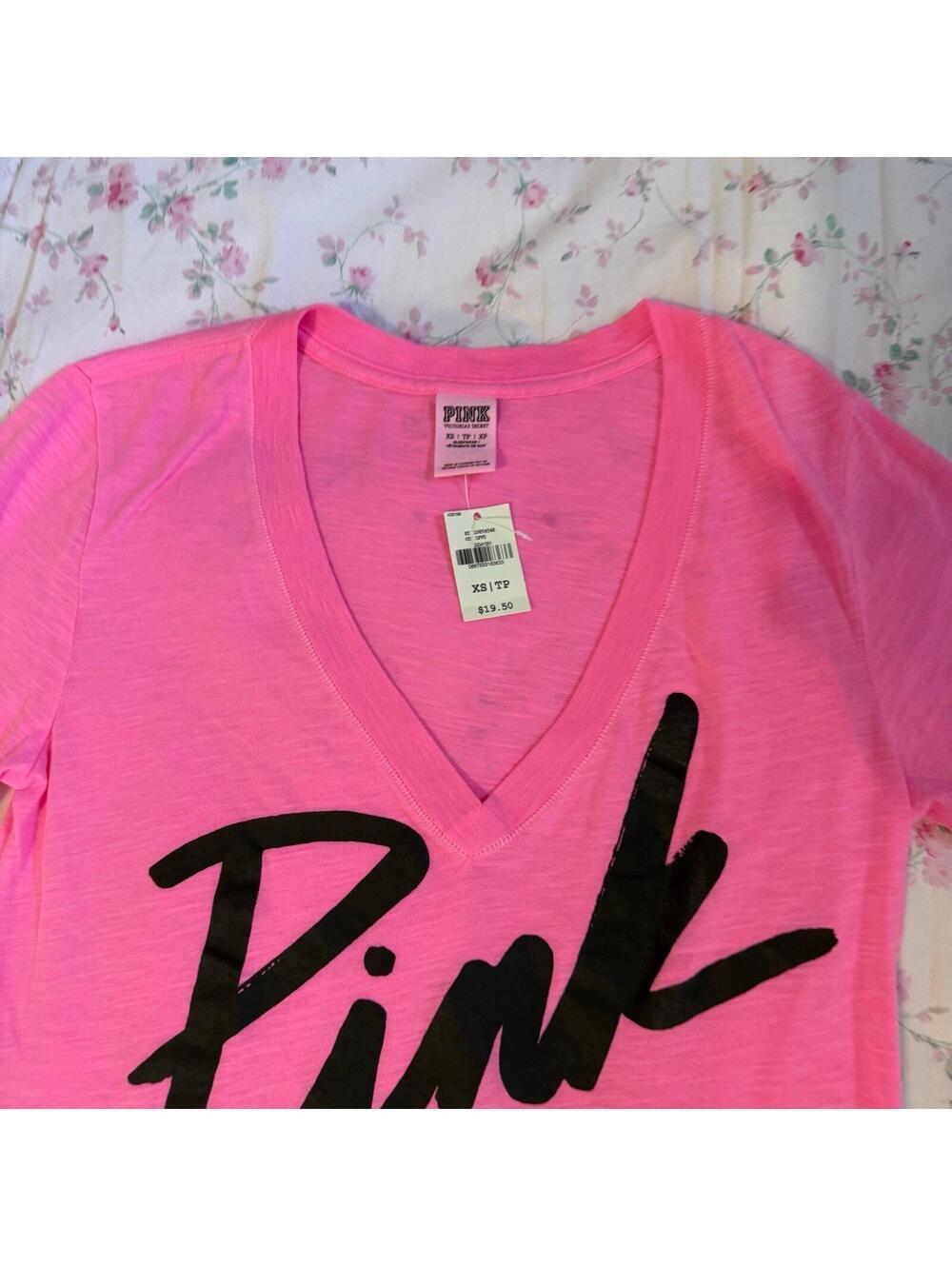 PINK Victoria Secret shirt and biker shorts Set - Picture 3 of 7